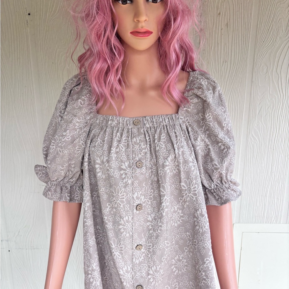 NWT Impressions bubble sleeve top